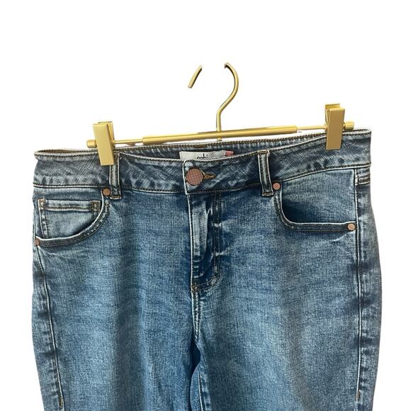 Cabi Blue Distressed Straight Leg Soft Stretch Jeans Size 10 EUC - Picture 3 of 8
